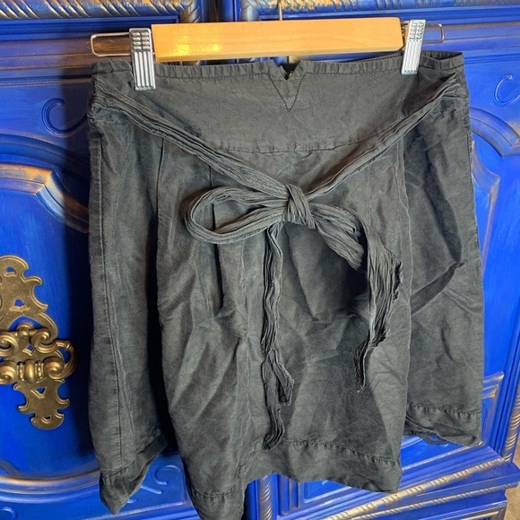 TRINA TURK Mini Skirt Pleated Silk A Line Tie Waist Sz 6 Medium Lined - Picture 1 of 2